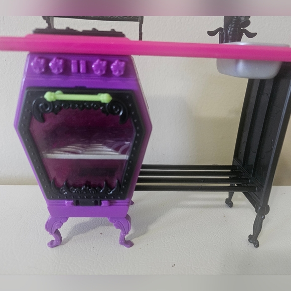 ☠ Monster High Home Ick Coffin Kitchen Sink, Oven and Stove. - Picture 4 of 9